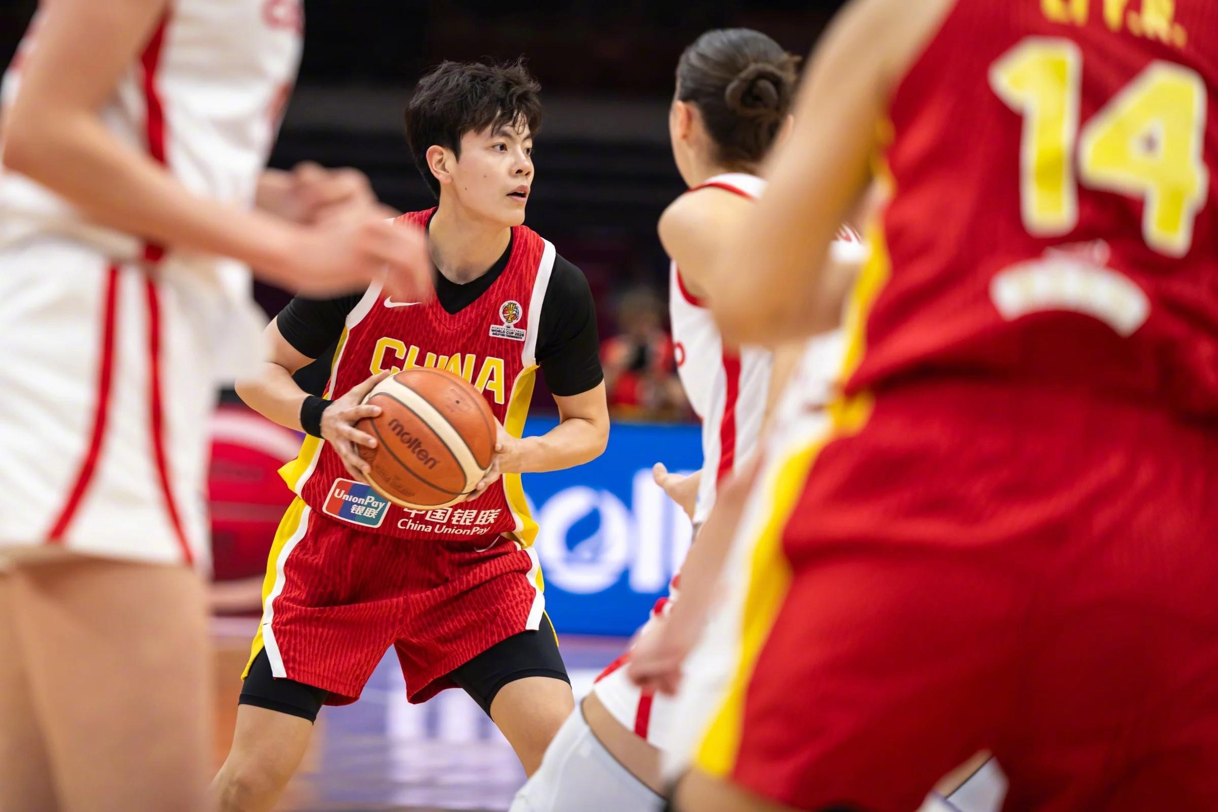 开云-苏群：中国女篮后面很难有李梦了；张子宇跟现代篮球节奏脱节