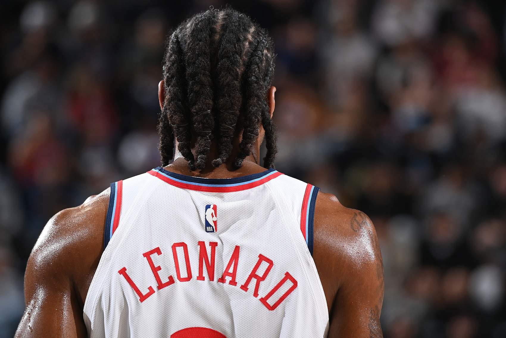 开云体育下载-收官战快船迎战勇士 伦纳德因左脚踝扭伤出战成疑